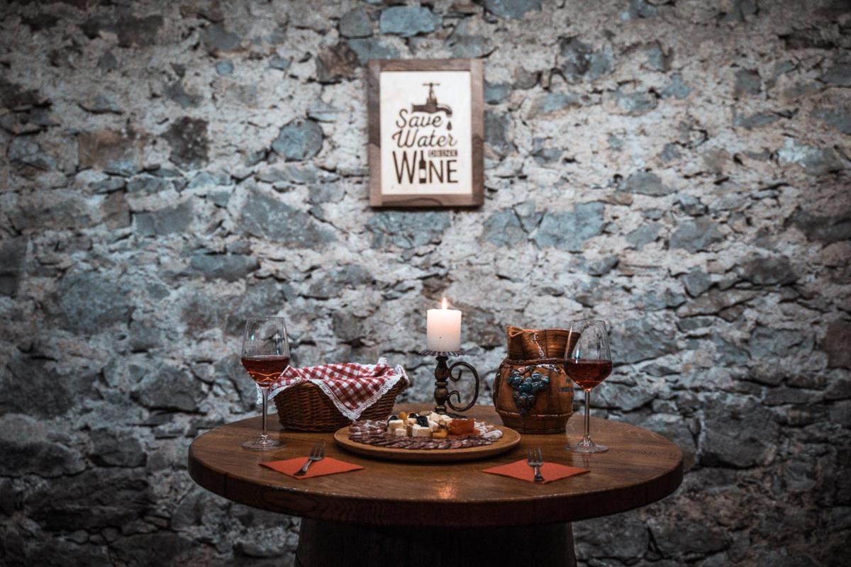 Vineyard Cottage Skatlar Otocec Ngoại thất bức ảnh