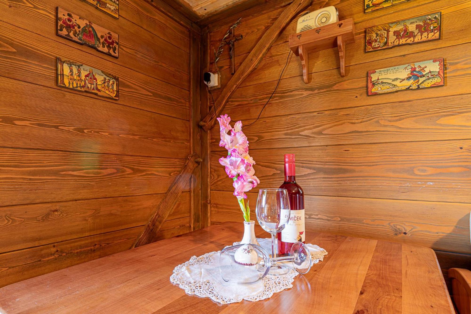Vineyard Cottage Skatlar Otocec Ngoại thất bức ảnh